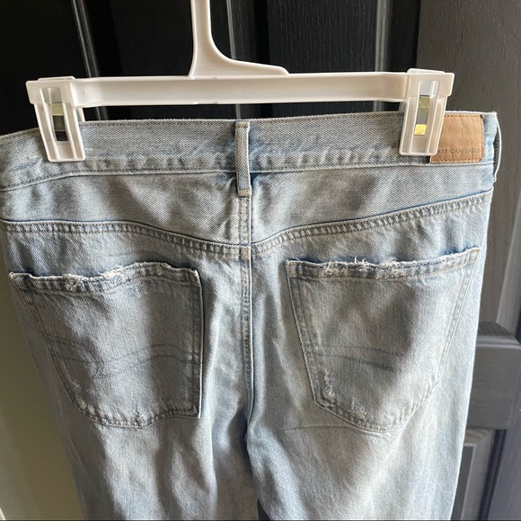 low rise light wash denim American eagle jeans - Picture 3 of 3